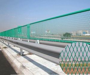 高速公路護(hù)欄網(wǎng)
